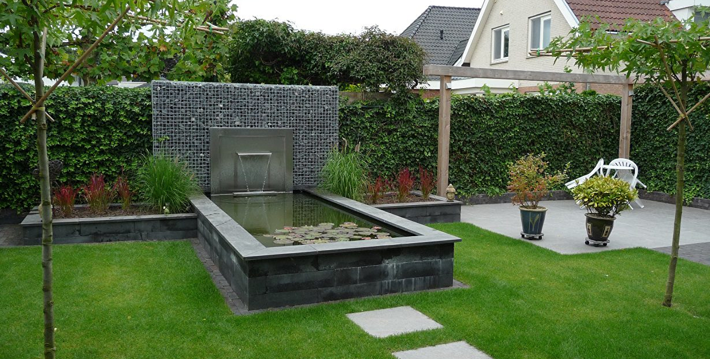 Waterafvoer en vijver